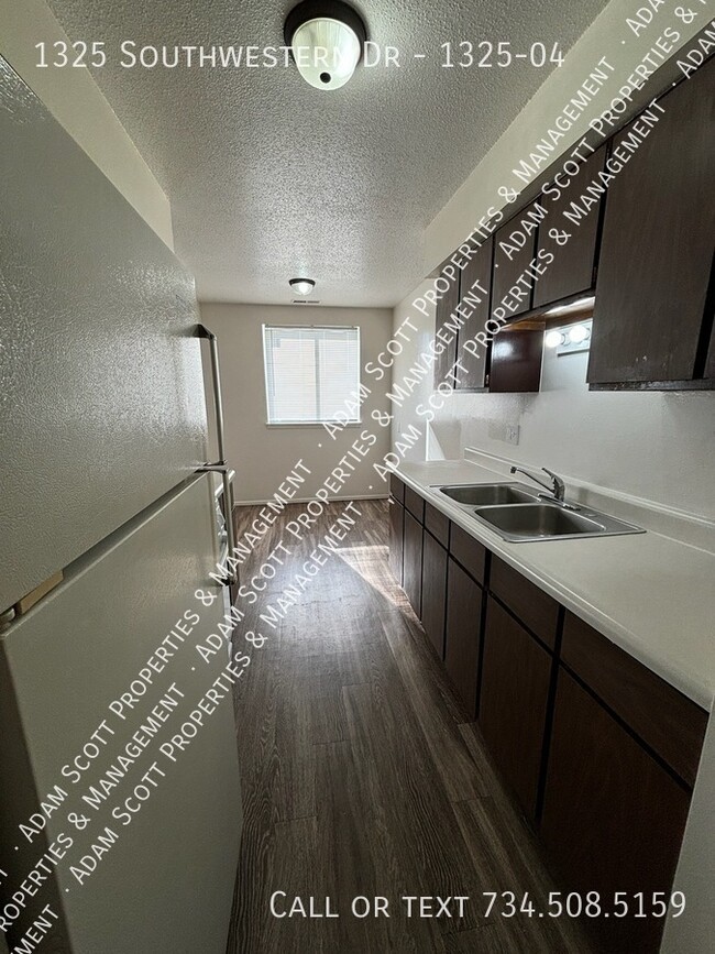 Photo - 1325 Southwestern Dr Apartment Unit 1325-04