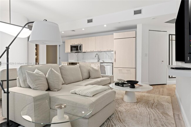 Photo - 45 SW 9th St Unidad 1708