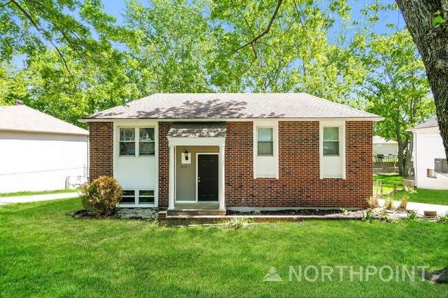 Building Photo - 3 BR/2BA | Newly Renovated Single Family Home | 1-Car Covered Parking | Gated backyard