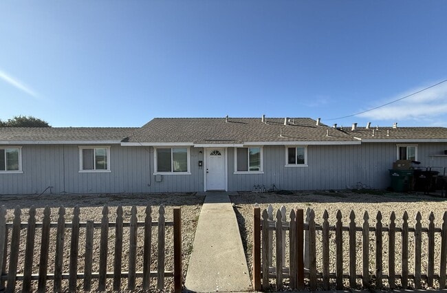 Building Photo - 11521 Poole St Unit 2
