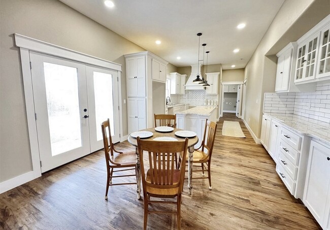 Photo - 17022 S 579 Rd