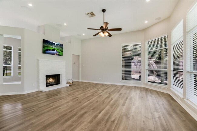Photo - 408 Cargill Dr