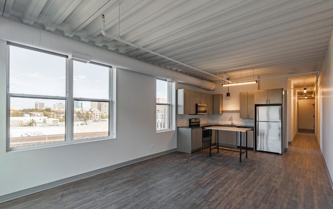 Photo - 962 W Dakin St