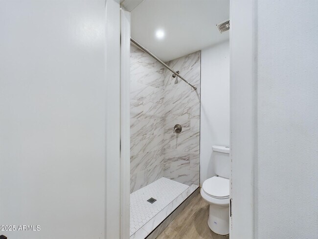 Photo - 3038 N 38th St Unit Apt 4