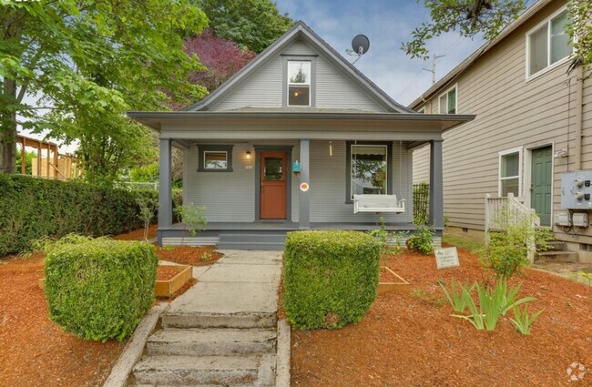 Building Photo - Charming 2-Bedroom Home for Rent near Univ...