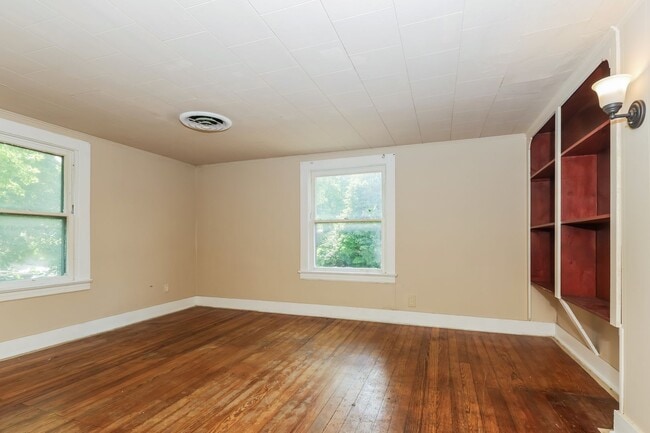 1606/1608 W High St.