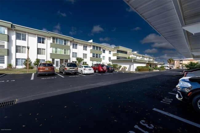 Photo - 2300 Aaron St Unidad 114