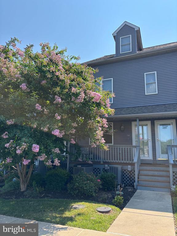 Photo - 113 NE Isles Dr Townhome