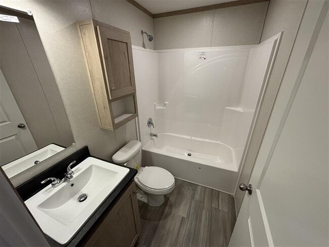 Photo - 3228 Butternut Ln