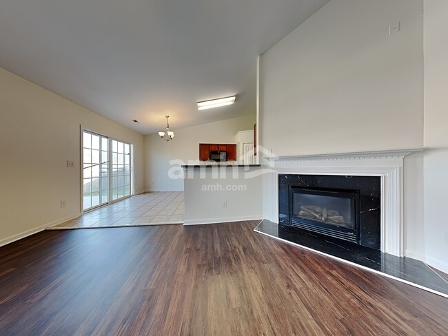 Photo - 4404 Wolf Run Dr