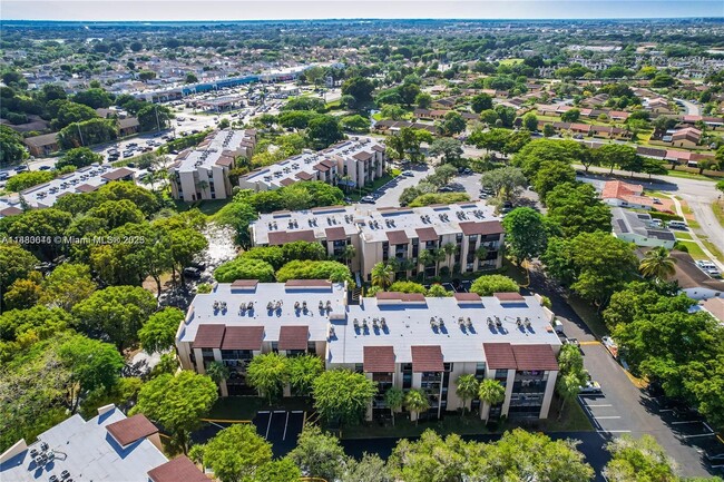 Building Photo - 14211 N Kendall Dr Unit 208E Rental