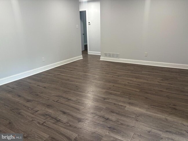 Building Photo - 110B Red Cedar Ct Rental