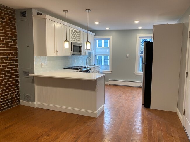 Photo - 35 Chelsea St Unit 3