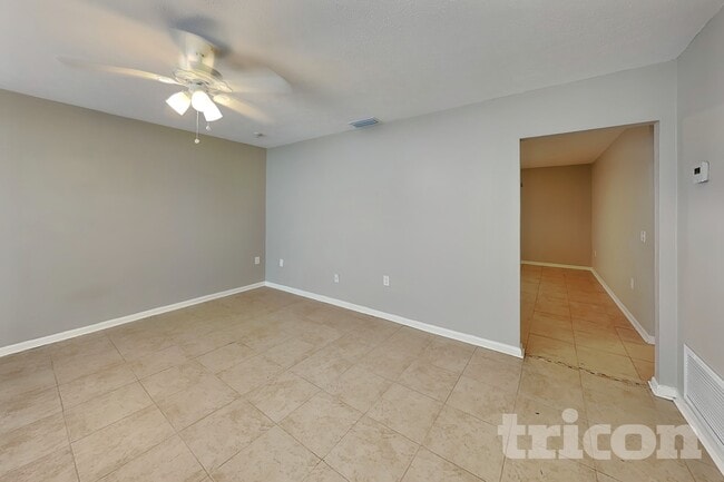 Photo - 311 E Windhorst Rd