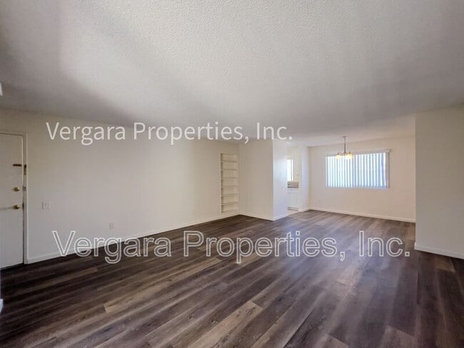 Building Photo - 2513 Ruhland Ave Unit 2