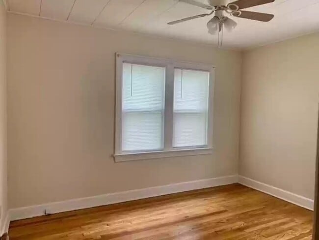 Photo - 3817 W 10th St