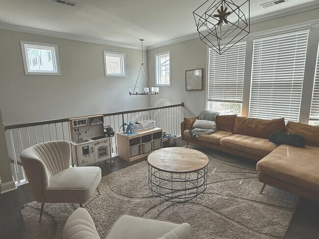 Photo - 407 Grey Reagan Trail