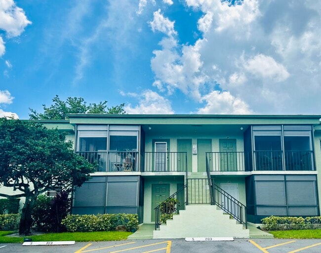 Building Photo - 7527 S Oriole Blvd Unit 104