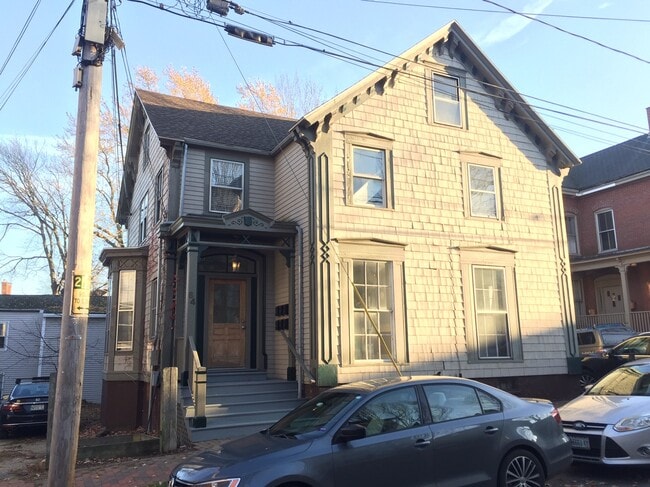 Building Photo - 64 Gray St Unit 7