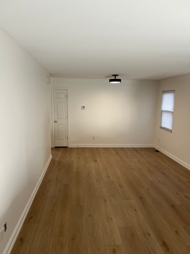 Photo - 35 Edgebrooke Dr Unit 4