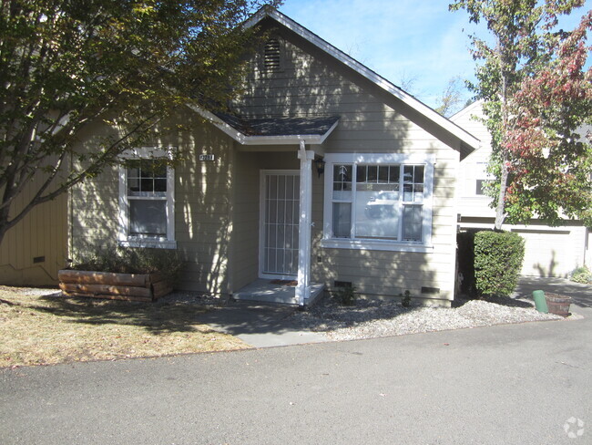 Building Photo - 1228 Hidden Creek Pl Rental