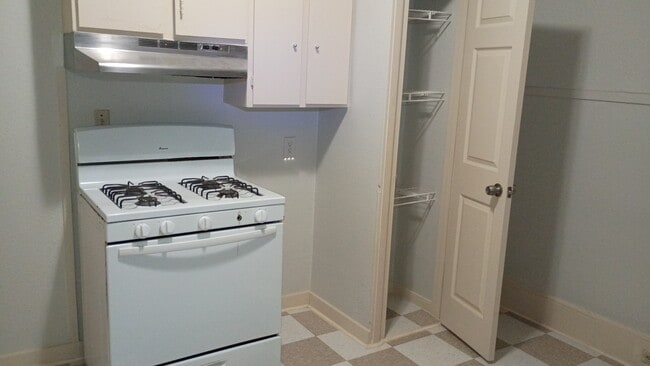 1210 Kayton Ave Unit 2