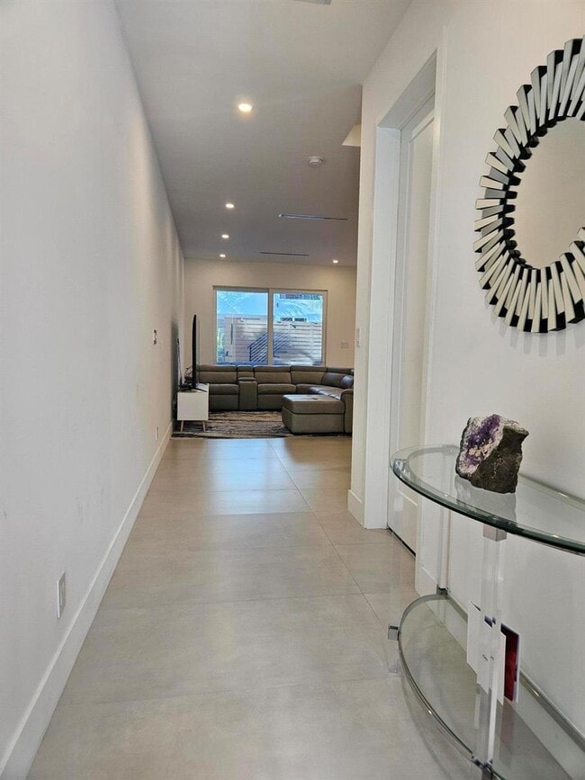 Photo - 2275 SE 7th St