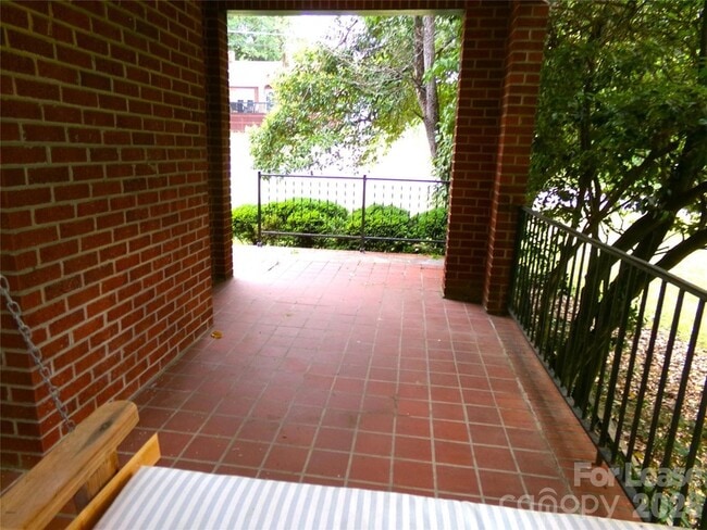 Photo - 1631 Maple Ave