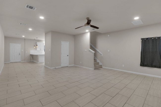 Photo - 110 Turner St