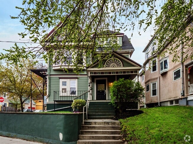Building Photo - 97 College Ave Unit 6 Rental