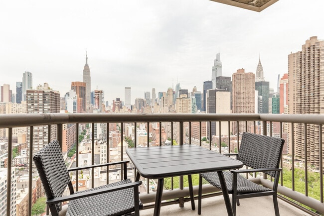 Photo - 401 E 34th St Unidad FL9-ID2115