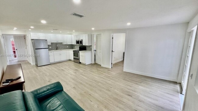 Photo - 48 SW 14th St