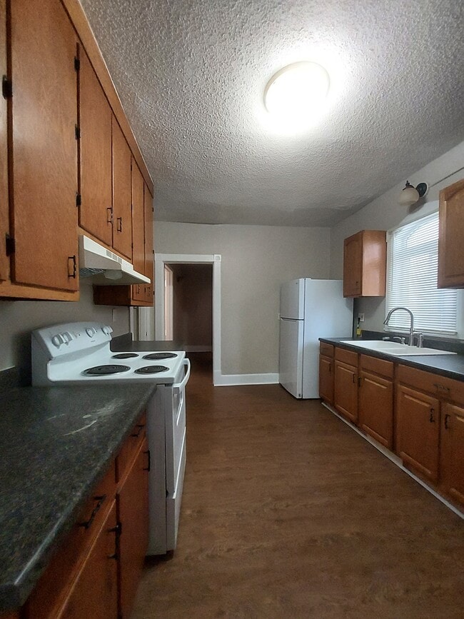 Photo - 194 Elmwood Ave