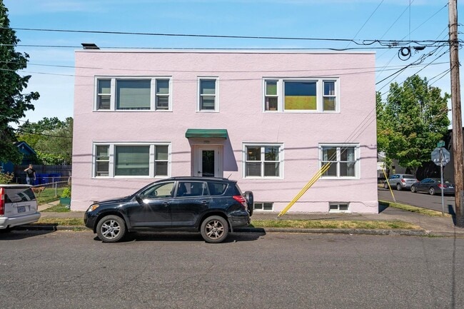 Photo - Charming close-in Foster-Powell studio in four-plex—Updated kitchen & bath, shared laundry, share... Unit 2