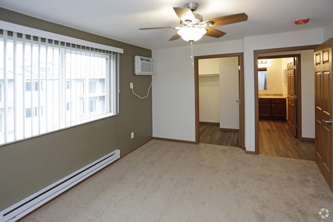 Master Bedroom (2BD)