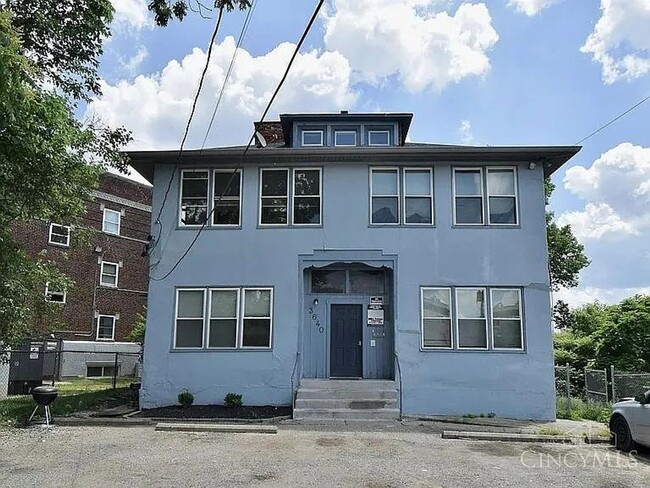 Building Photo - 3640 Reading Rd Unit 3640-1