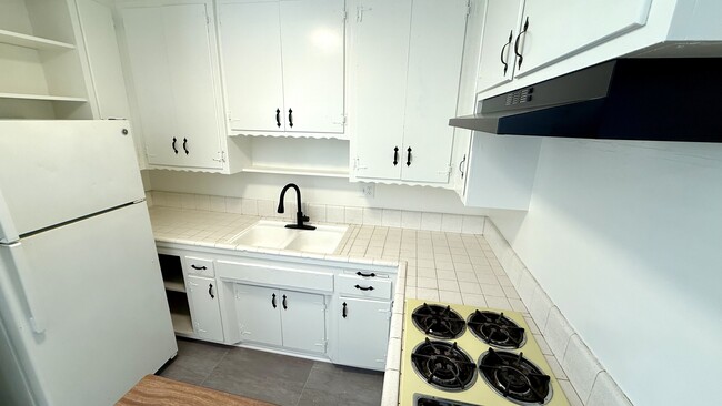 Photo - 122 Junipero Ave Unidad Park Place  #B