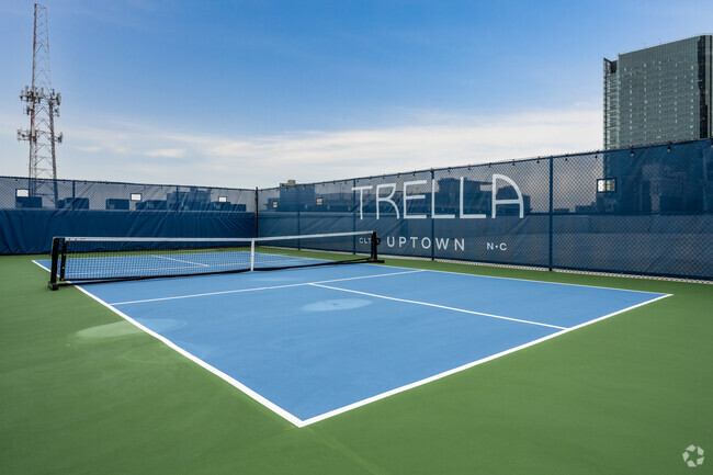 Skyline Deck - Trella Uptown