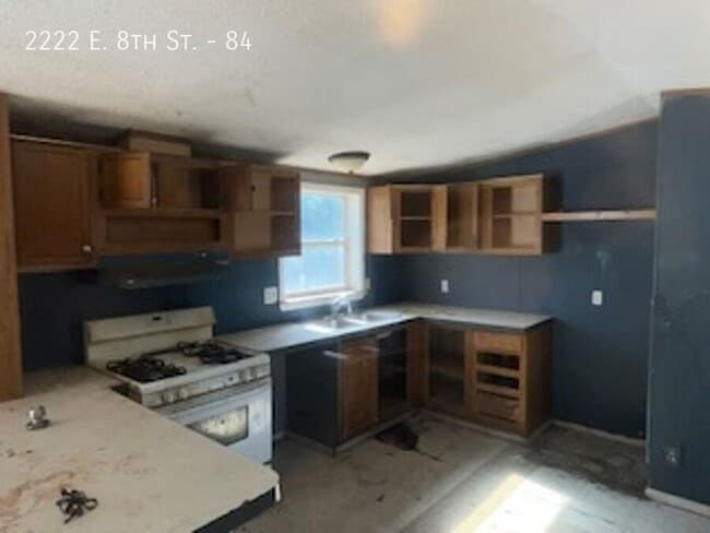 Photo - 2222 E 8th St