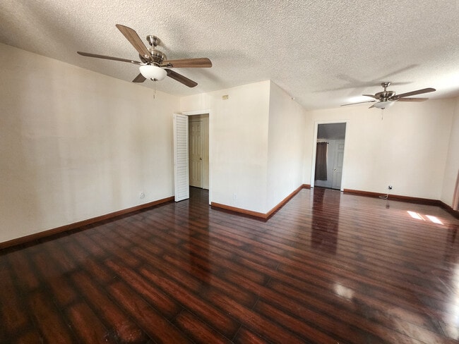 Photo - 1347 Genevieve St Unidad A