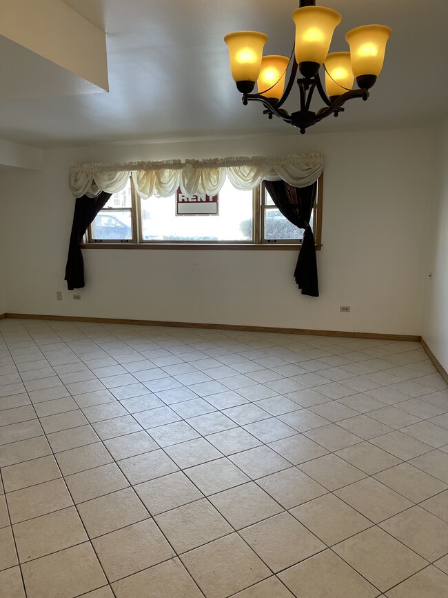 Sala de estar soleada - 2136 N 74th Ct