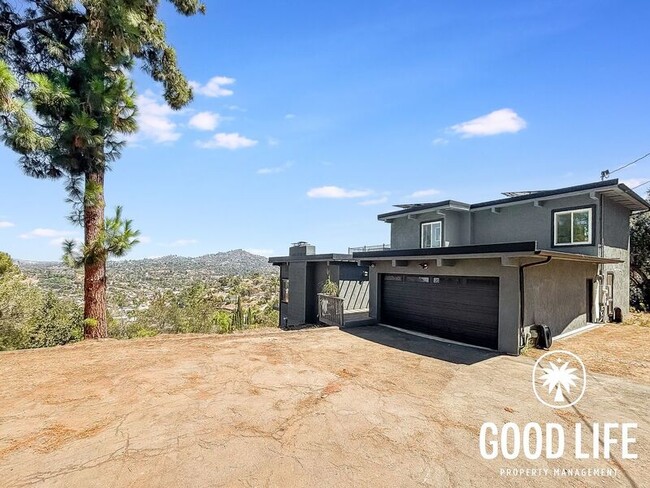 Photo - 9400 Crest Dr