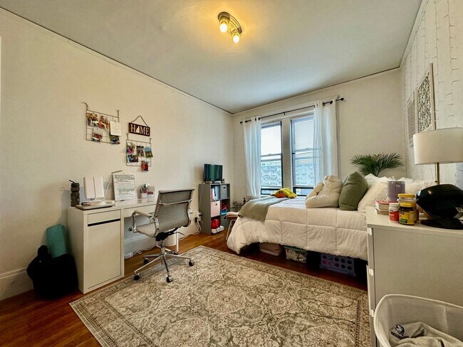 Photo - Beautiful Fenway 3 bed.....