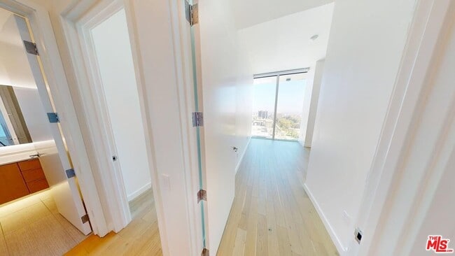 Photo - 525 Olive St Unidad 2008