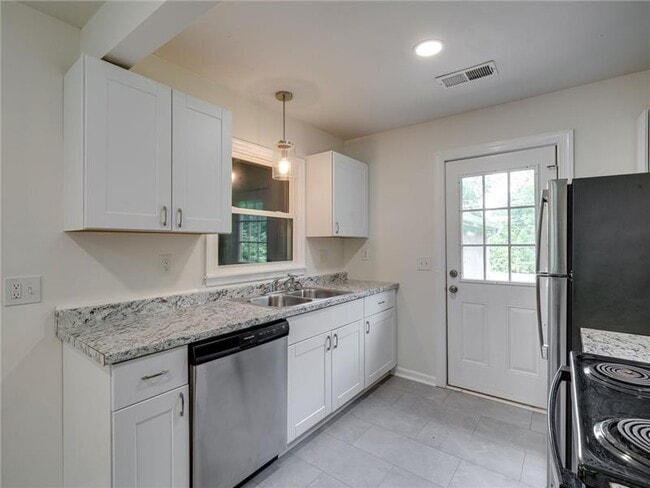 Photo - 182 Sunset Ct