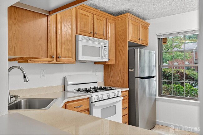 Photo - 134 Pear Tree Ln