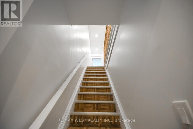 Photo - 108 Armstrong Ave