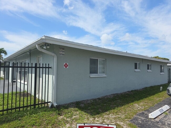 Photo - 5648 NW 28th St