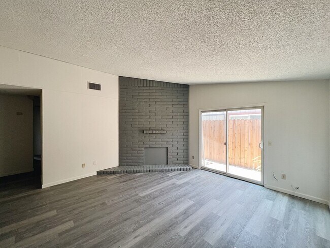 Photo - 3936-3938 Renick Way Unidad 3936 Renick way