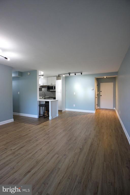 Photo - 1931 N Cleveland St Unit 302